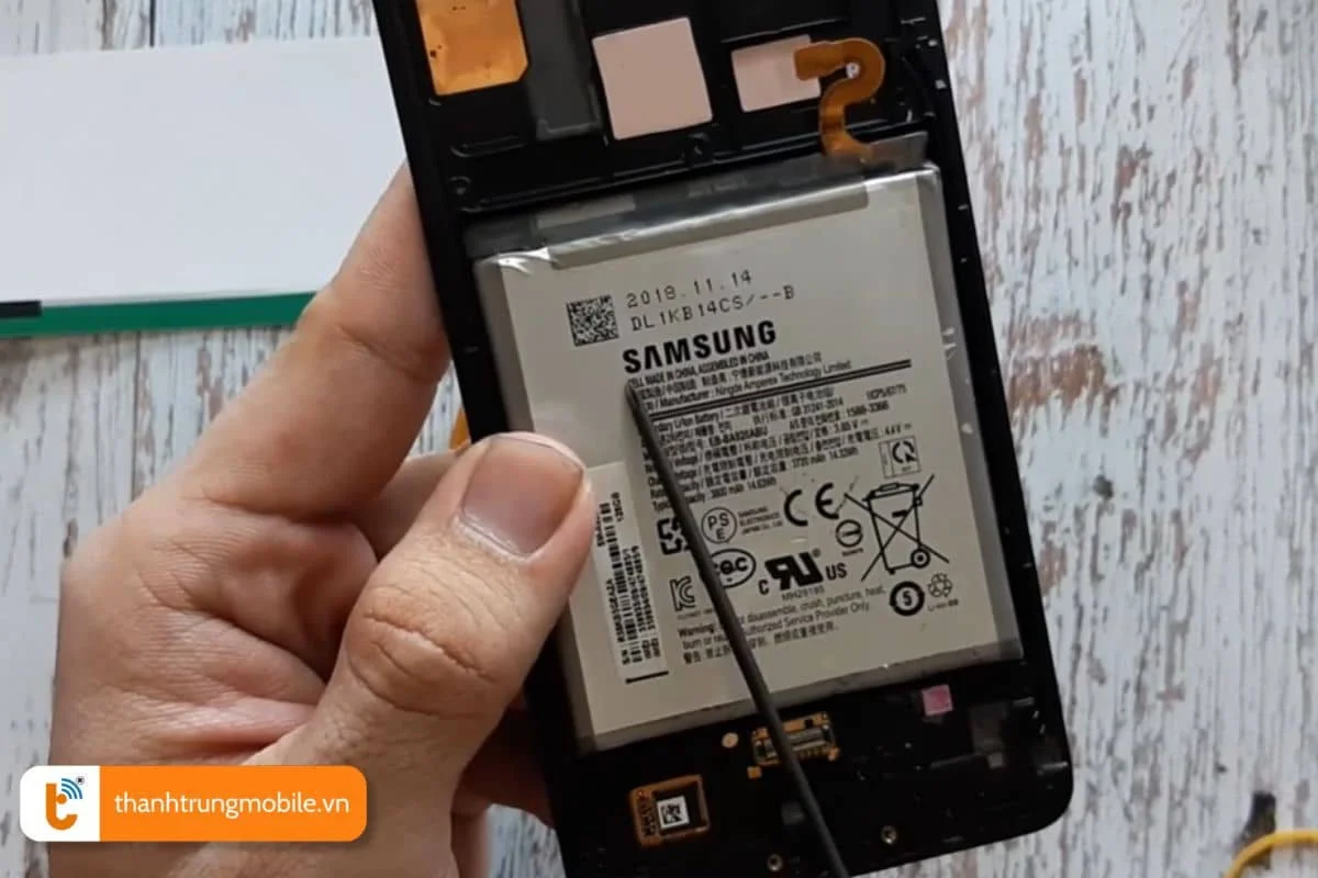 dau hieu can thay pin samsung a9 2018, a9 pro