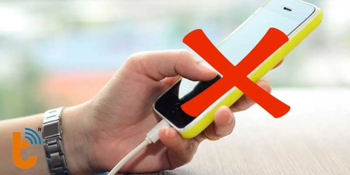 Không vừa sạc iPhone vừa sử dụng