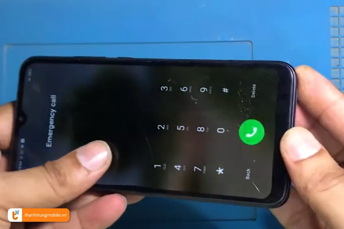 Mặt kính điện thoại Redmi 9C bị trầy xước