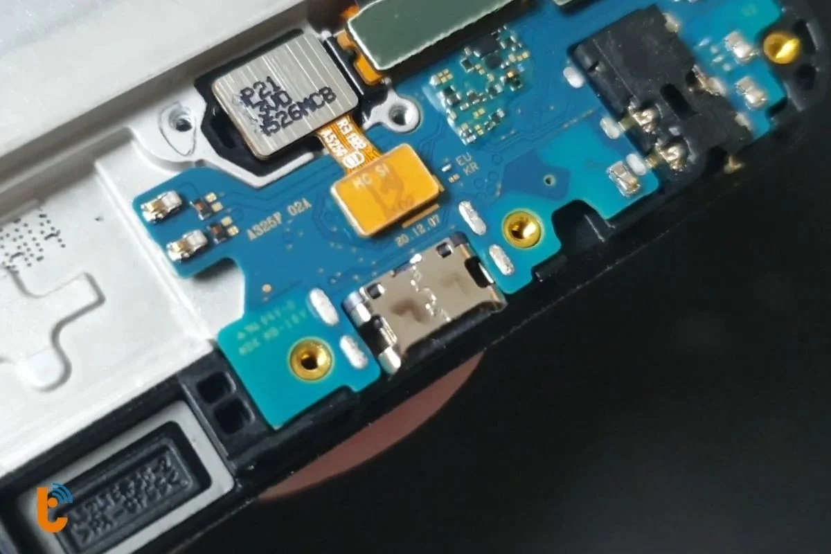 nguyen nhan chan sac samsung galaxy a32 bi hu hong