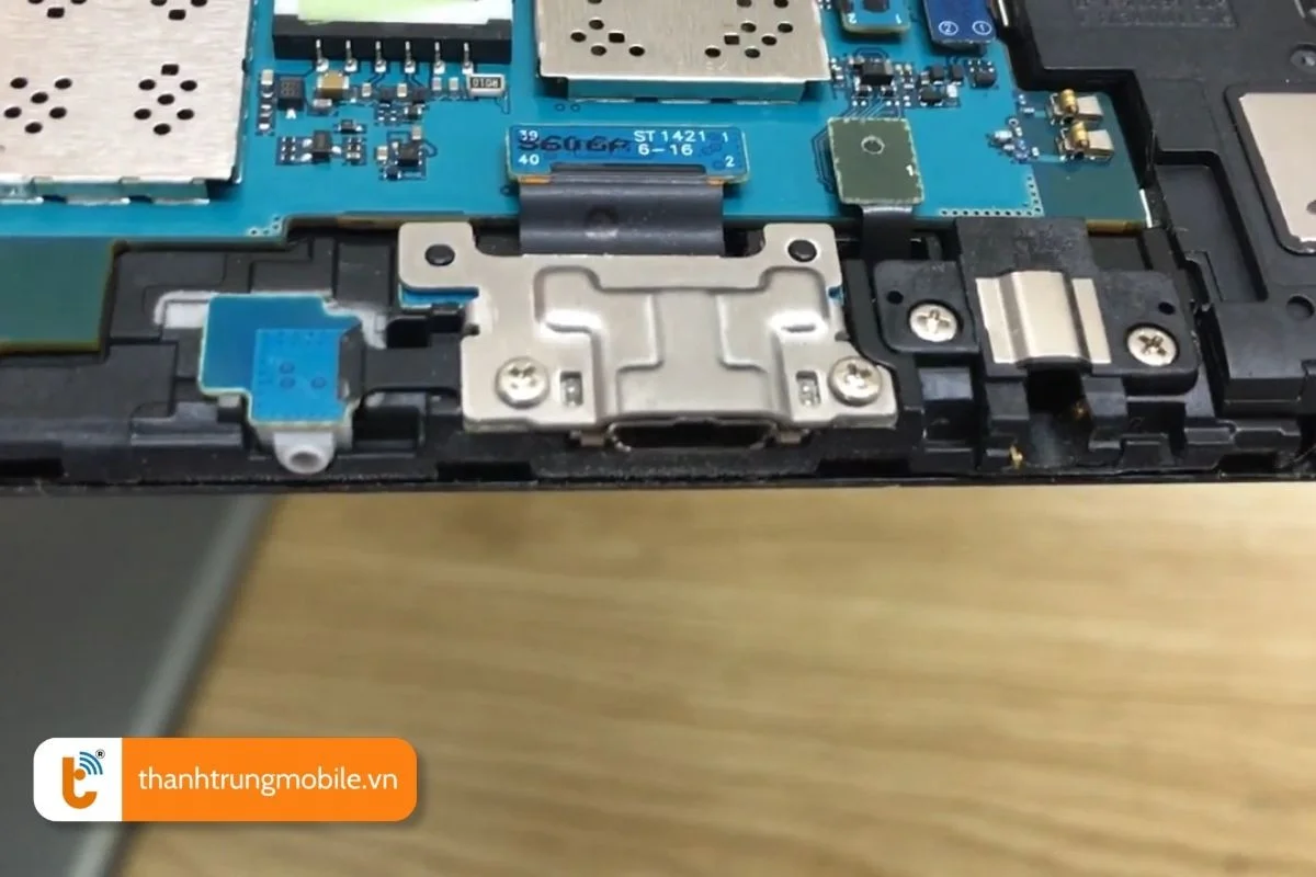 nguyen nhan khien cong sac samsung tab s8 bi hu hong