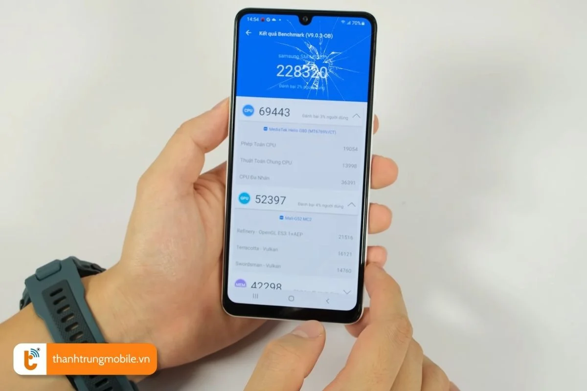 nguyen nhan khien mat kinh samsung galaxy m22 hong