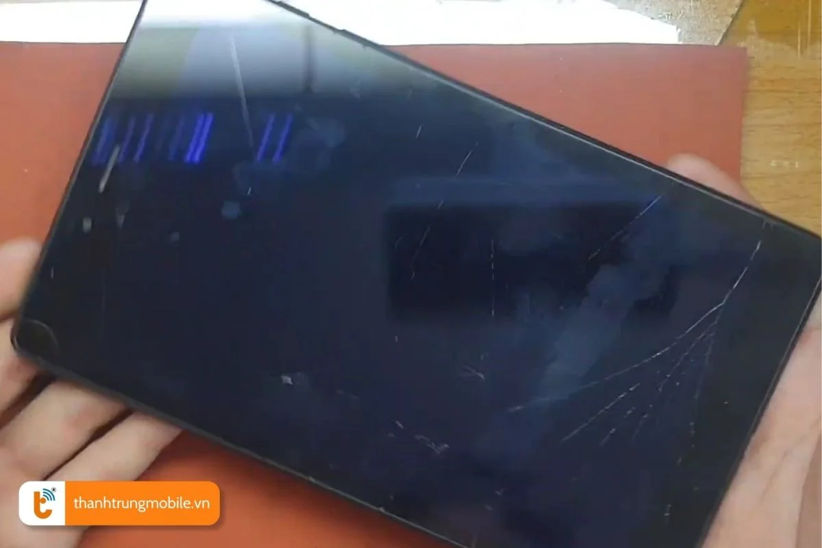 nguyen nhan khien mat kinh samsung tab a8 hong