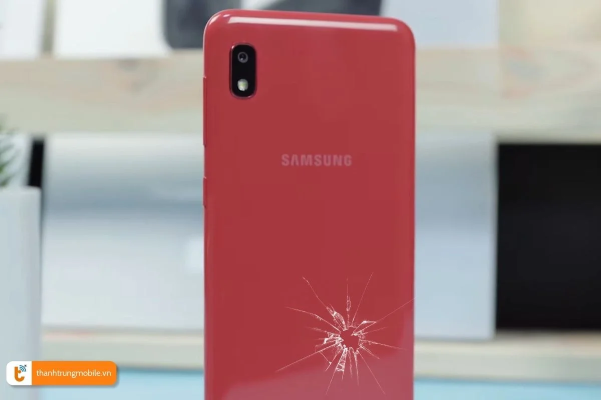 nguyen nhan khien vo lung samsung a10 bi hong