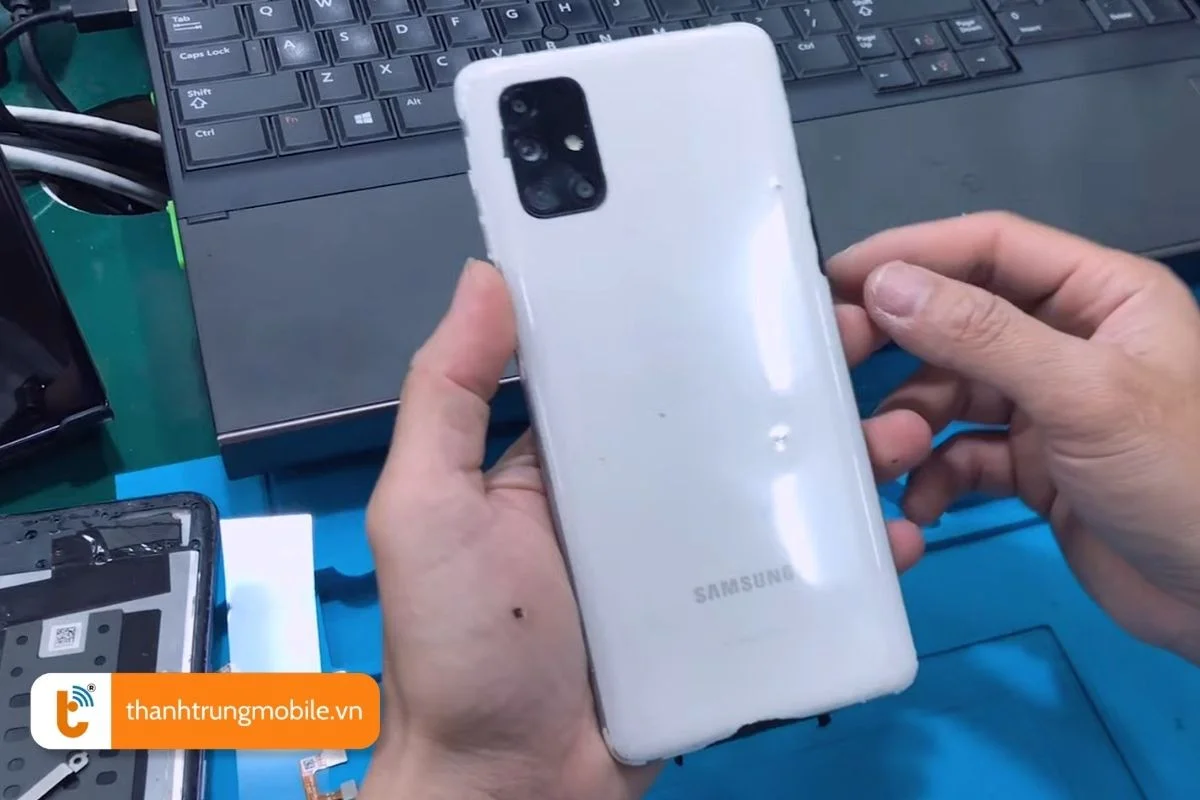 nguyen nhan nap lung samsung galaxy m51 bi hong