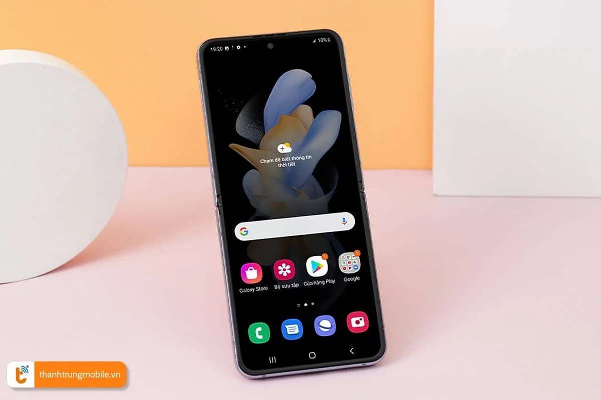 phan biet man hinh Samsung z flip chinh hang voi man hinh linh kien