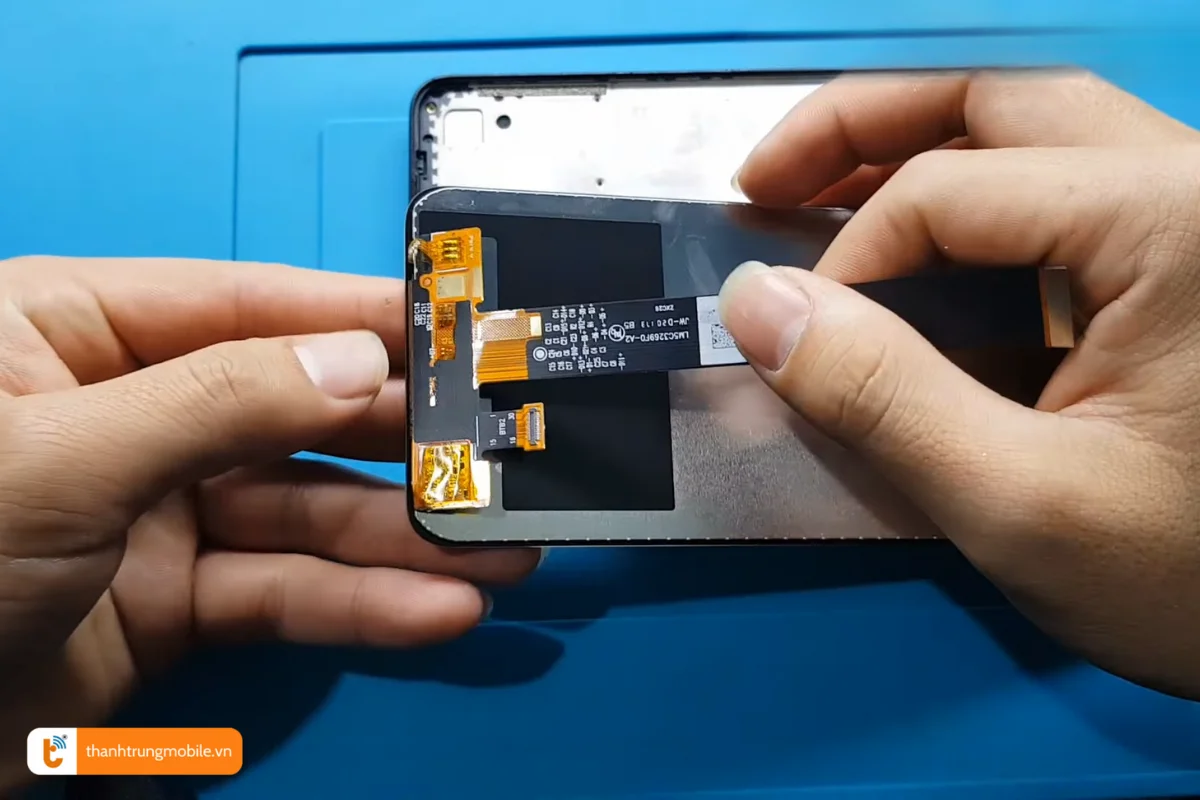 Quy trình lắp đặt màn hình mới cho Xiaomi Redmi 9C tại Thành Trung Mobile