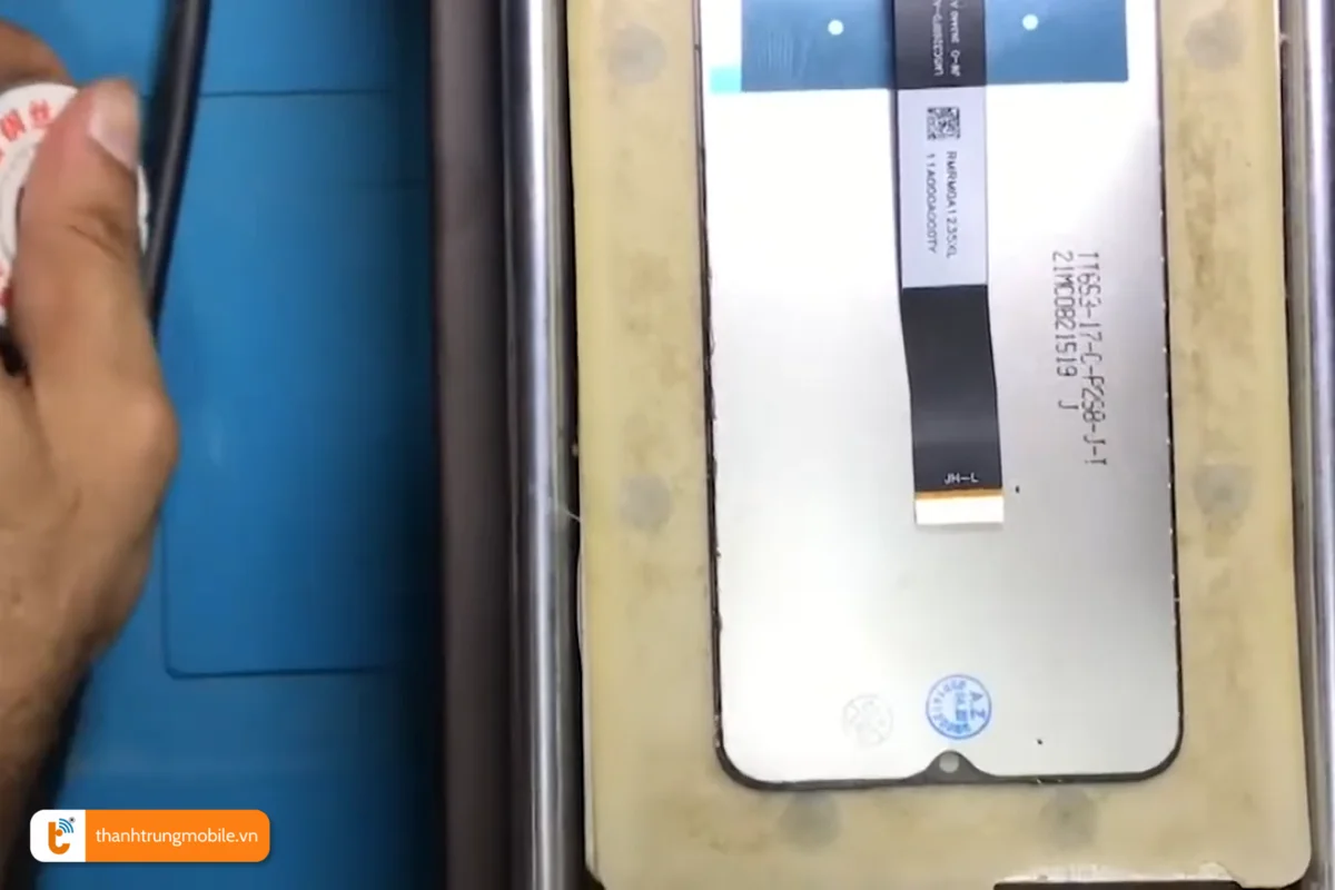 Quy trình thay mặt kính Redmi 9 tại Thành Trung Mobile