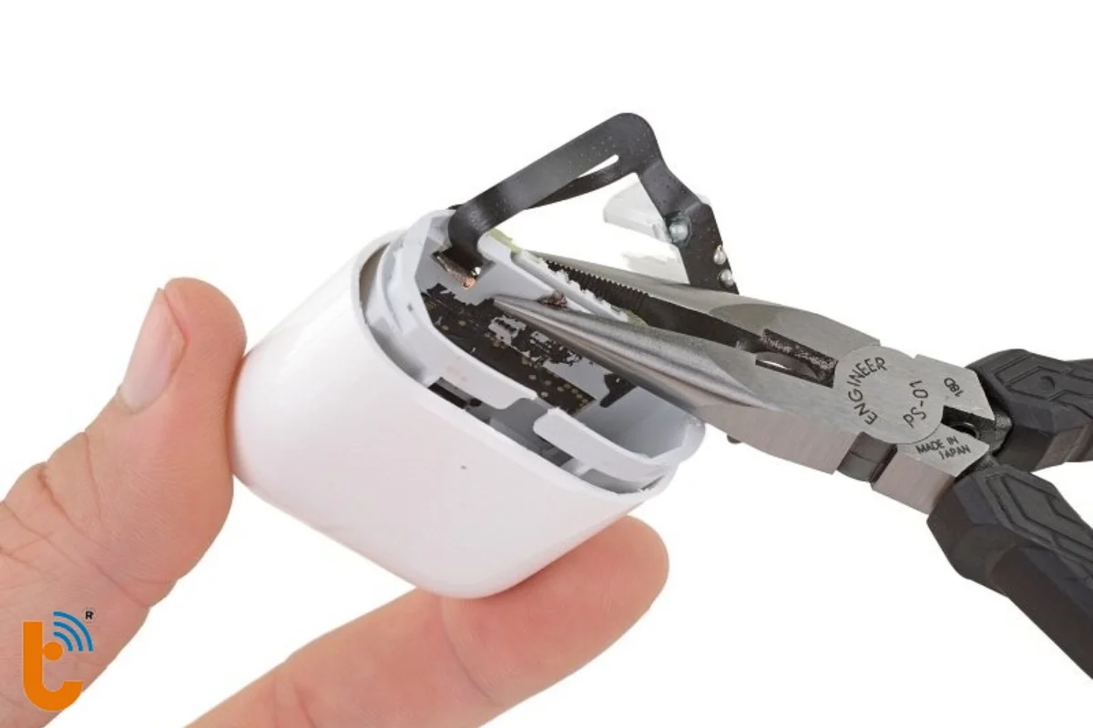 Quy trình thay vỏ cho AirPods 1 tại Thành Trung Mobile