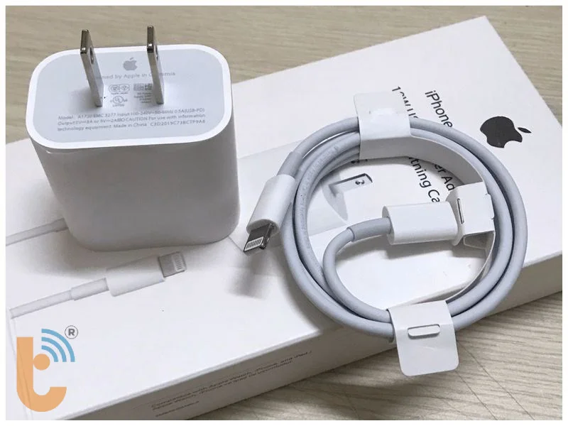sử dụng bộ sạc chính hãng Apple để sạc pin cho iPhone