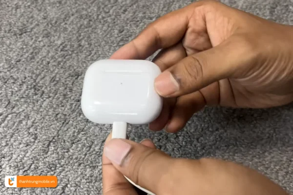 tinh-trang-sac-khong-vao-pin-o-airpods-3