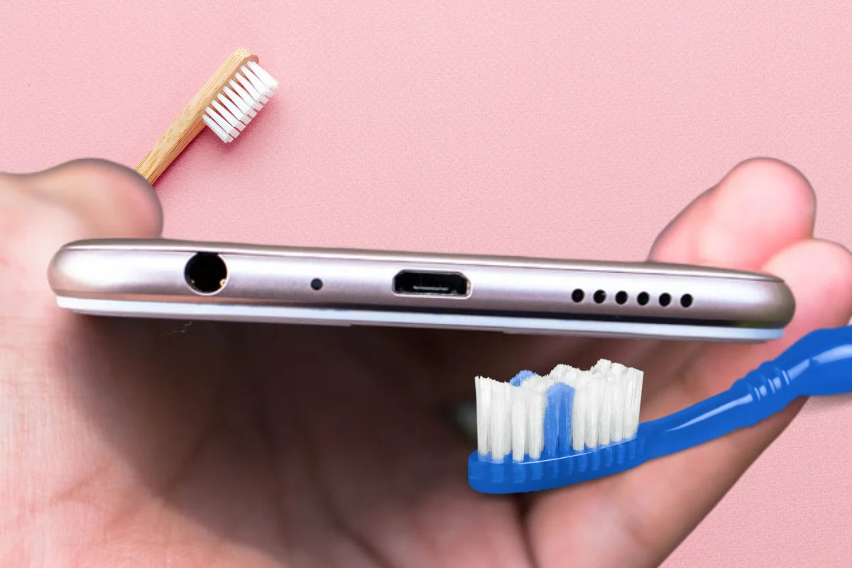 Vệ sinh cổng sạc oppo