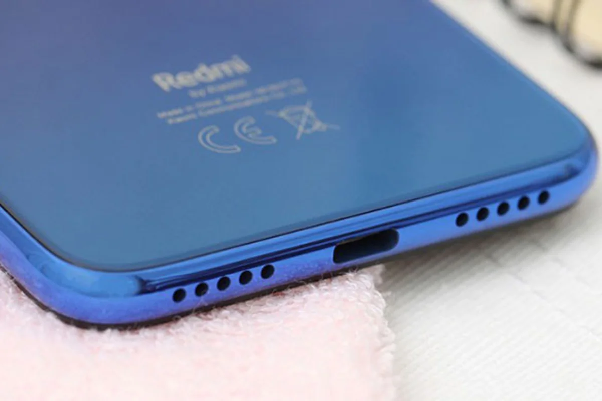 vệ sinh điện thoại Redmi note 7