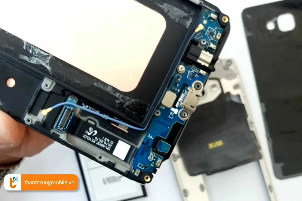 dau hieu can thay mic samsung a9