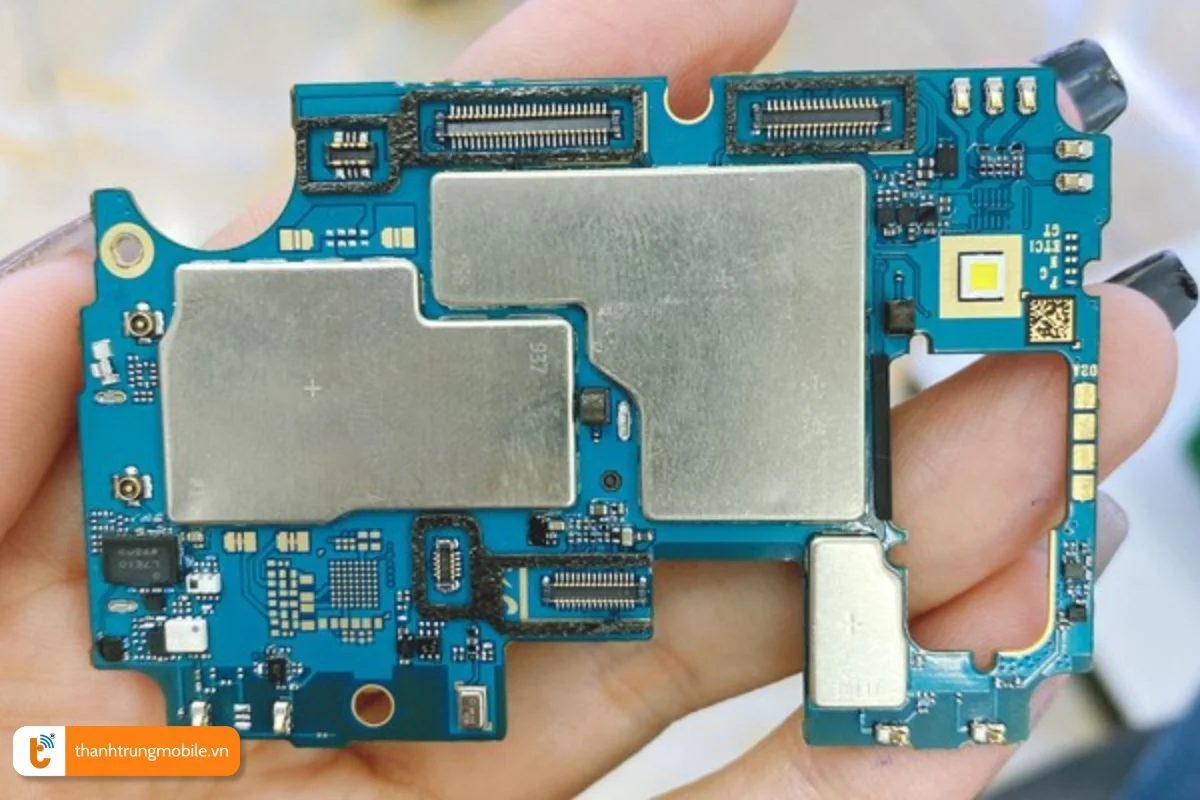 dau hieu can thay main samsung galaxy a30