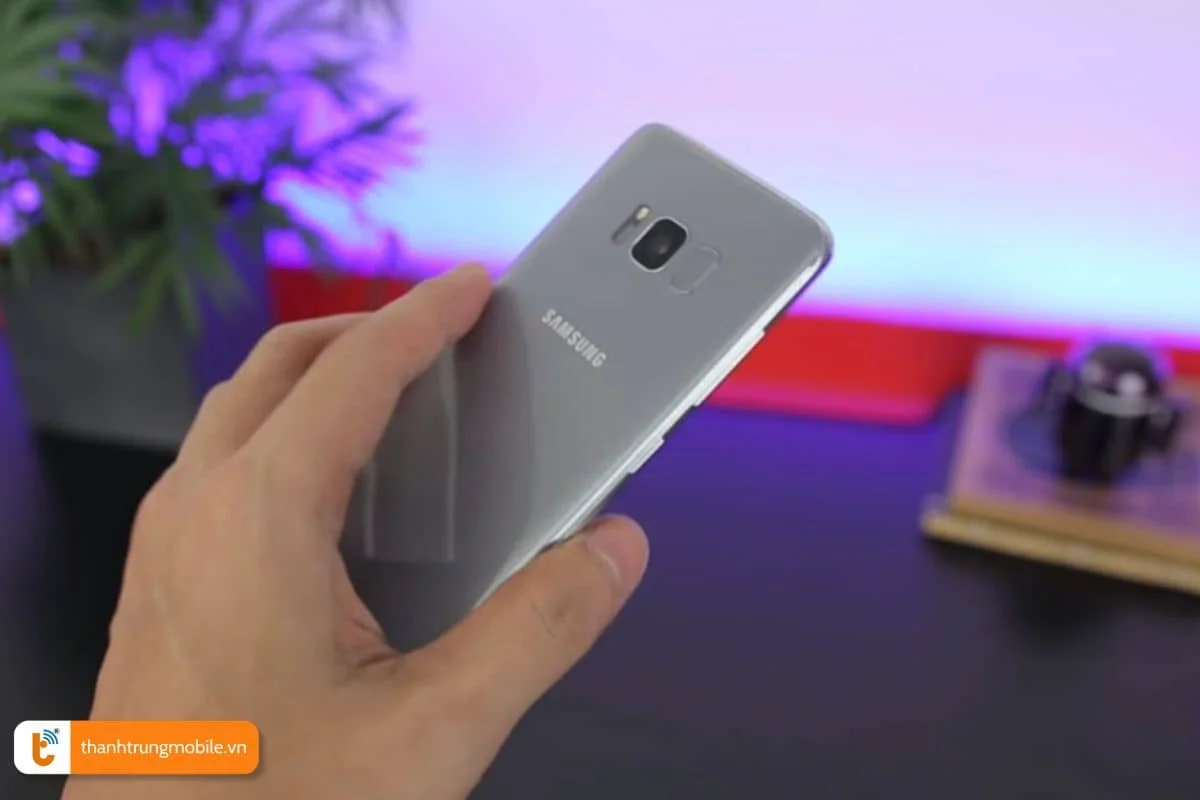 dau hieu can thay nap lung samsung galaxy s8 Plus, S8