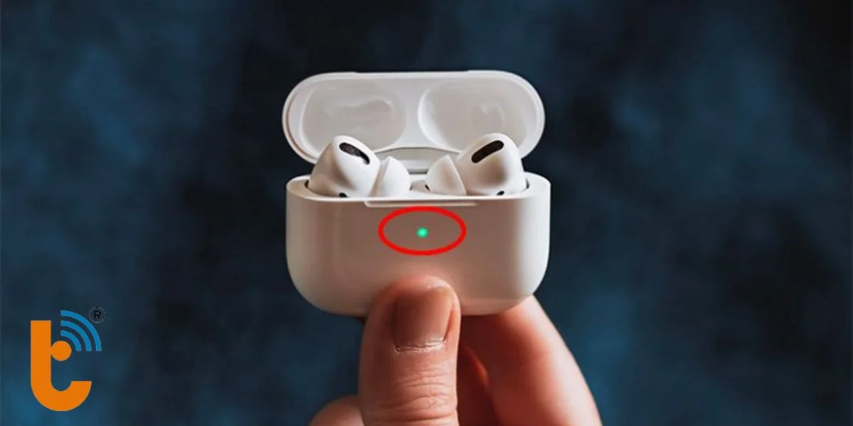 Đèn báo sạc AirPods màu xanh