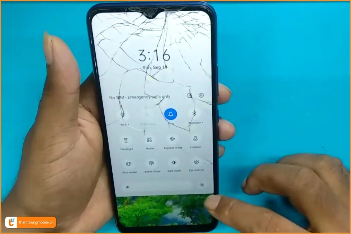 Mặt kính Realme C11 bị nứt bể