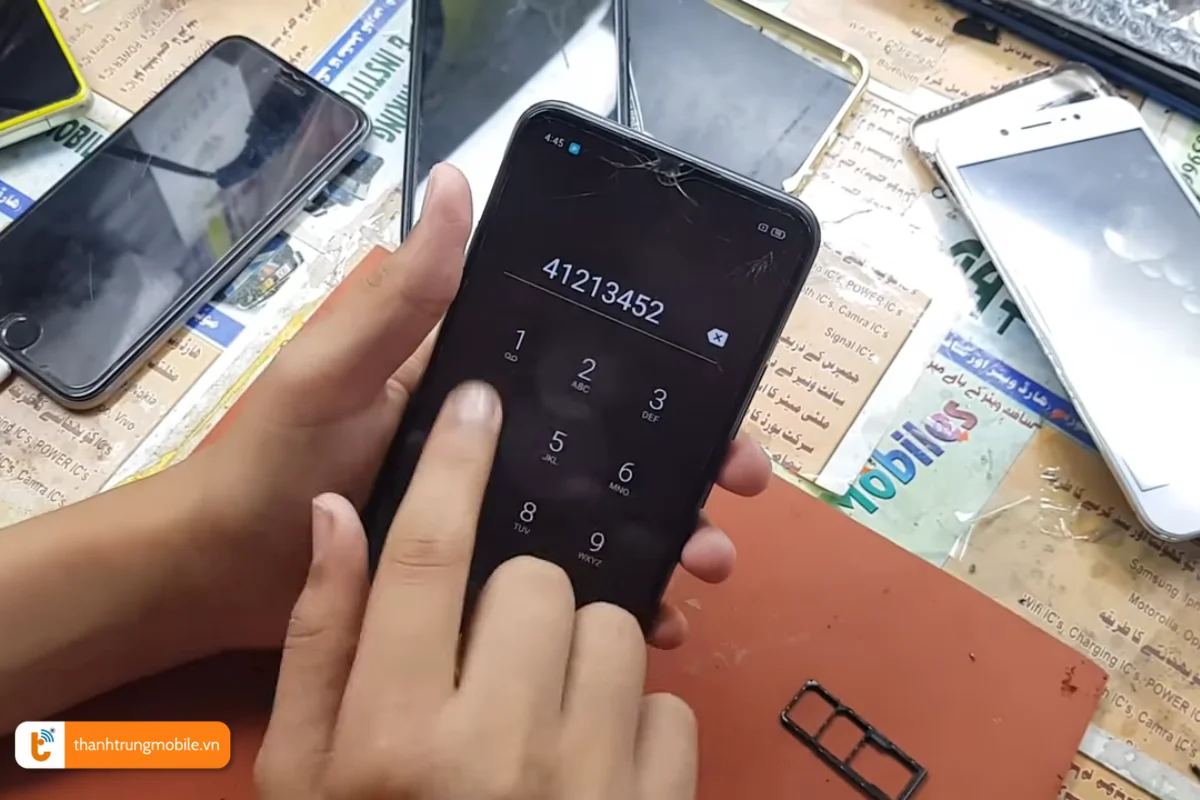 Mặt kính Realme C25 bị nứt vỡ nhưng cảm ứng và hiển thị vẫn tốt