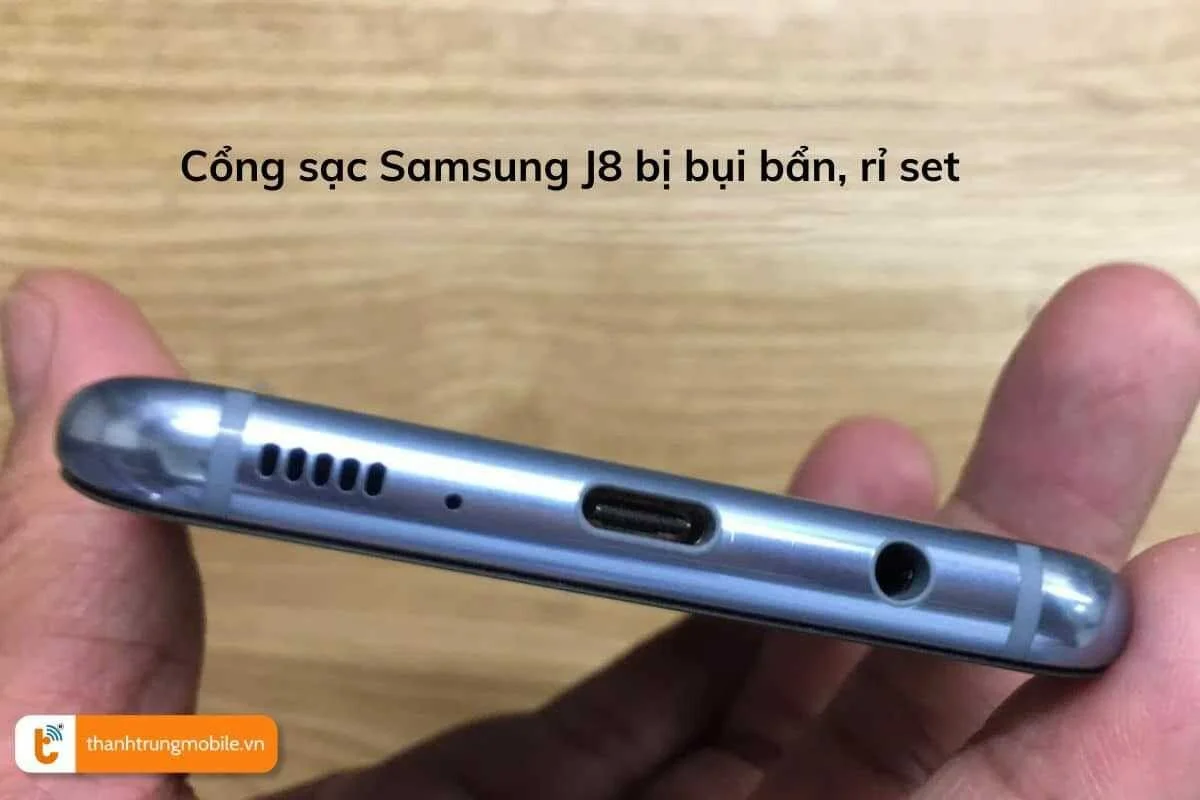 nguyen nhan khien cong sac samsung j8 bi hong
