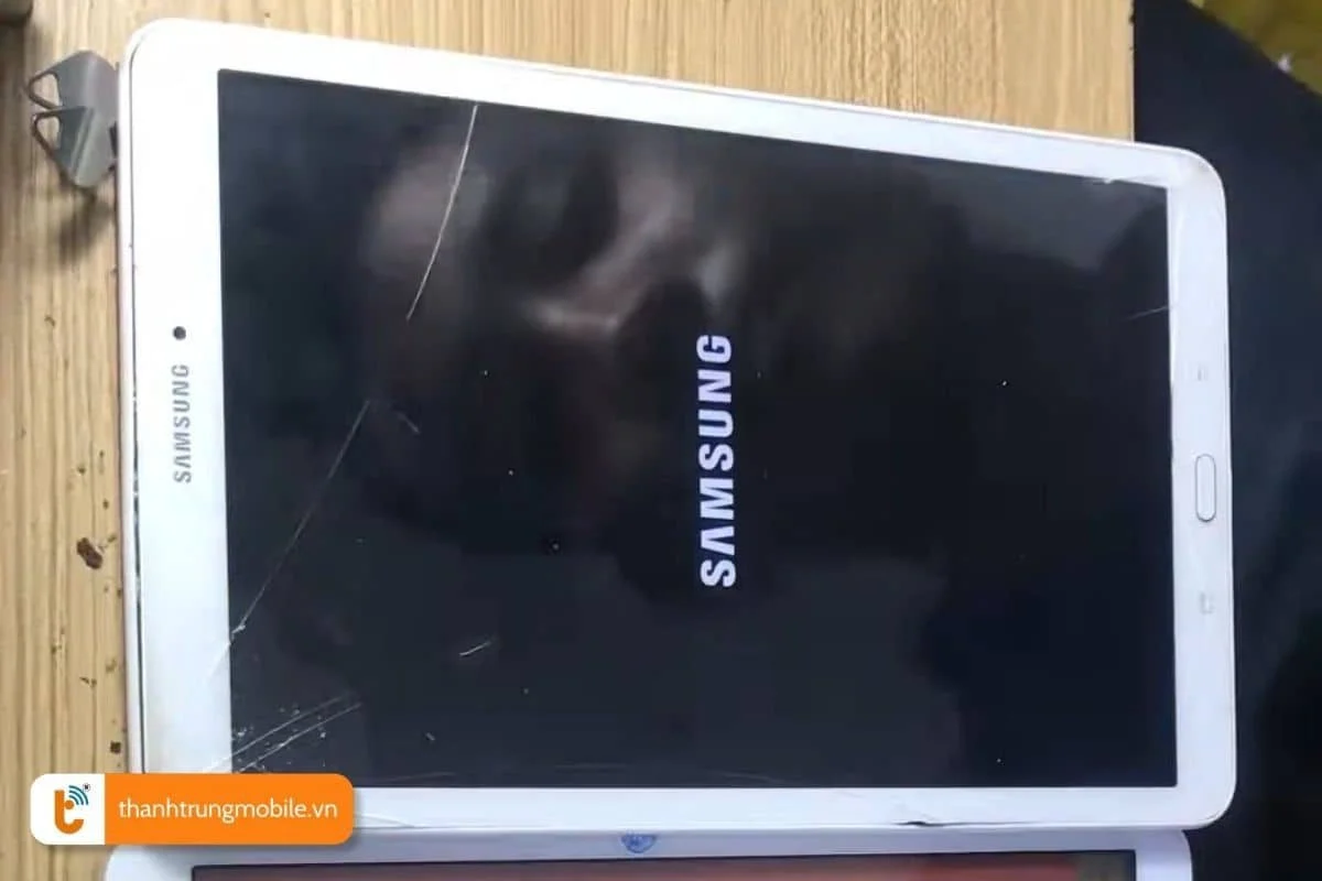 nguyen nhan khien mat kinh samsung tab e hong