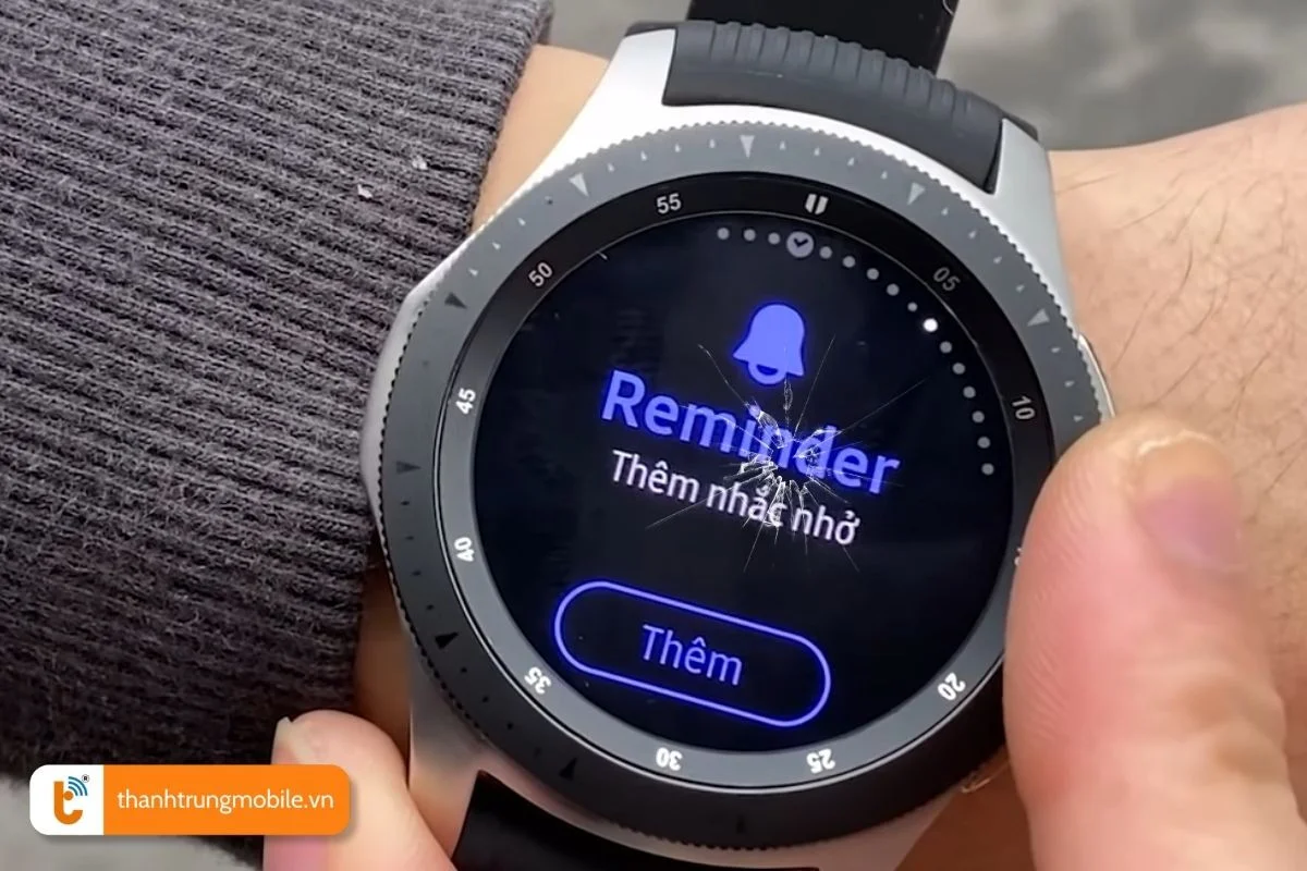 nguyen nhan khien mat kinh samsung watch active hong