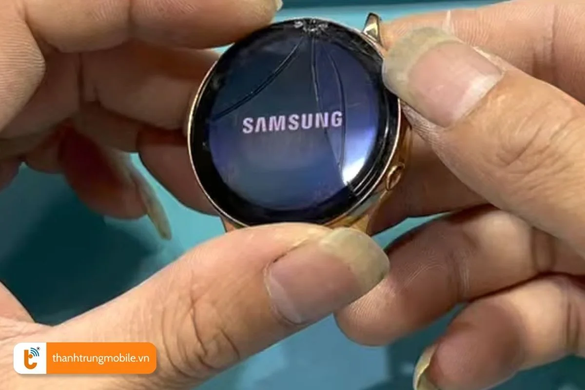 nguyen nhan khien mat kinh samsung watch s2 hong