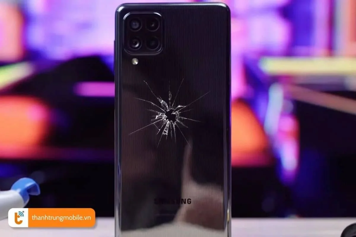 nguyen nhan vo lung samsung galaxy m62 bi hong