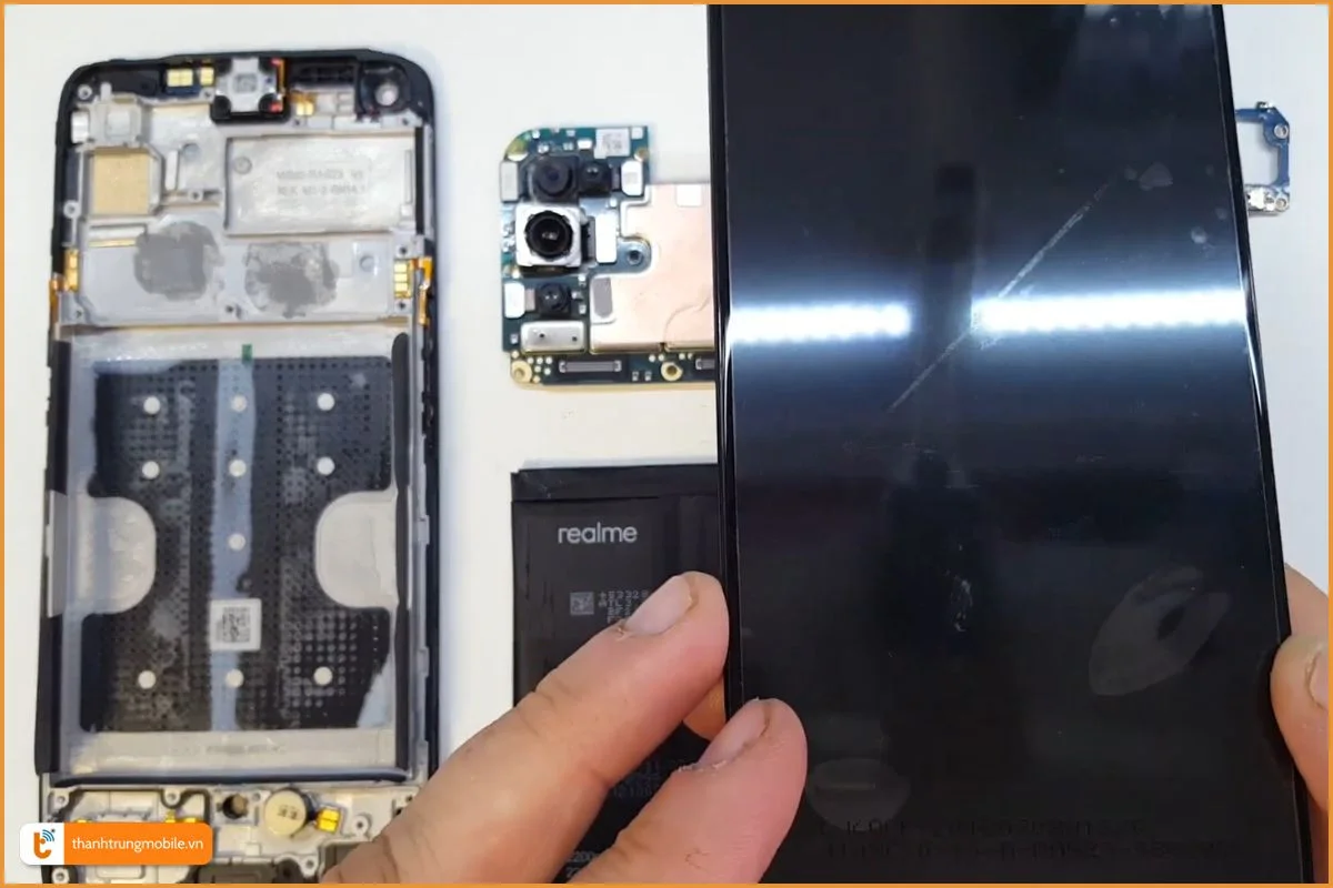 Quy trình thay màn hình điện thoại Realme 7