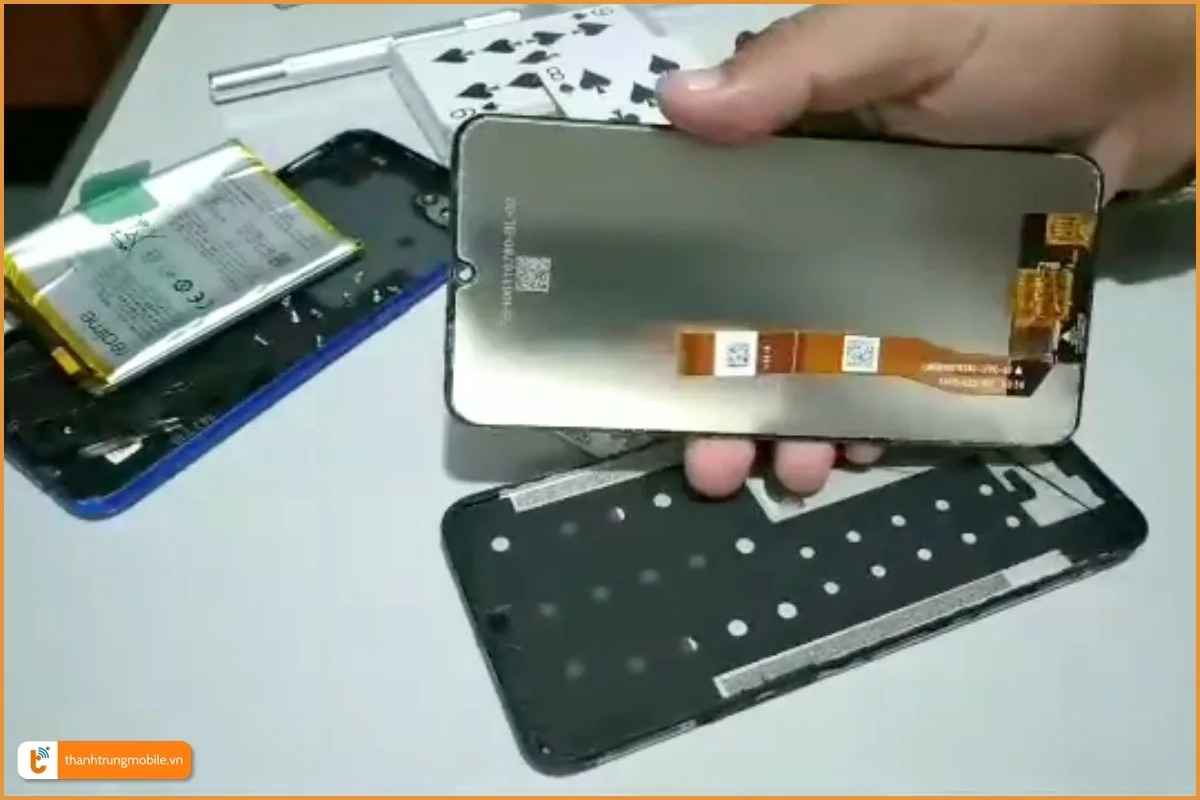 Quy trình thay màn hình điện thoại Realme C2