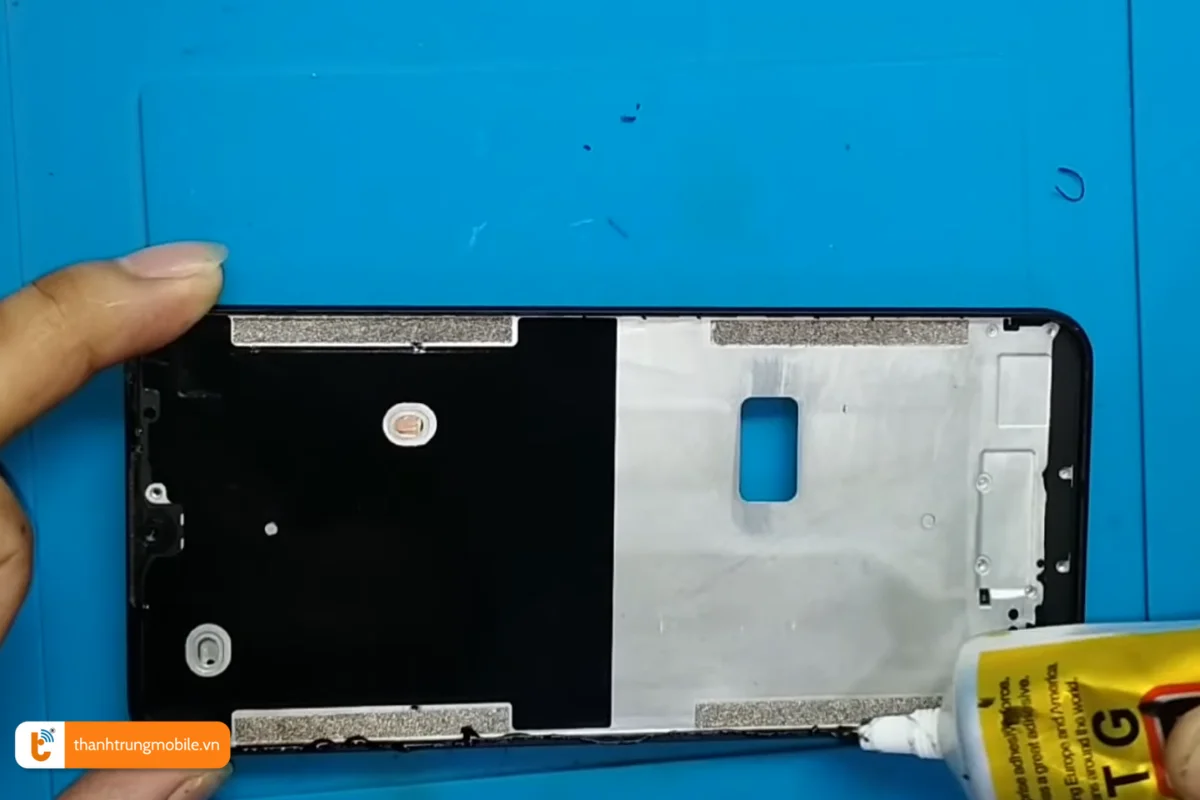Quy trình thay màn hình điện thoại Realme C25 tại Thành Trung Mobile