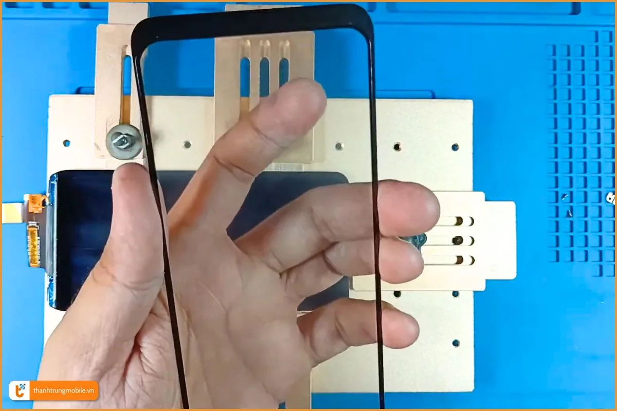 Quy trình thay mặt kính điện thoại Realme 3
