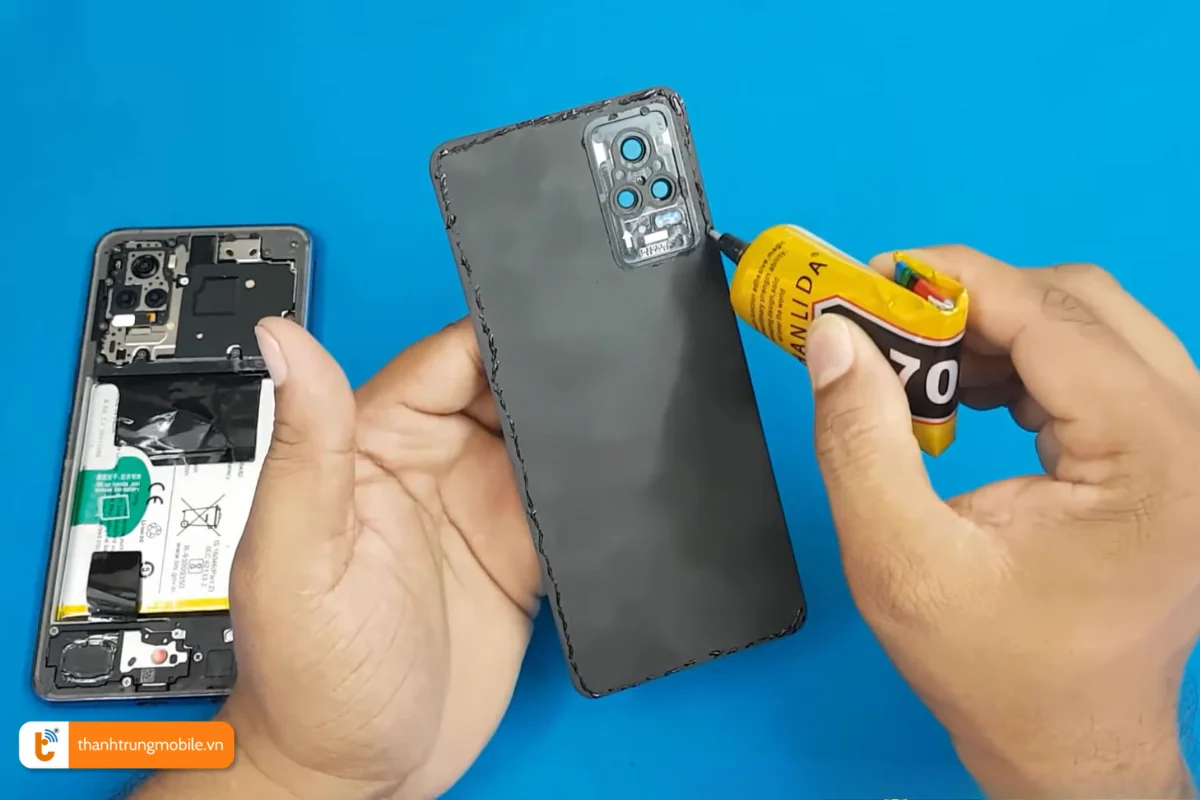Quy trình thay mặt lưng Vivo V20 tại Thành Trung Mobile