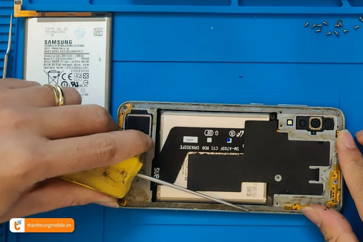 sua samsung a71 sac khong vao pin o dau uy tin