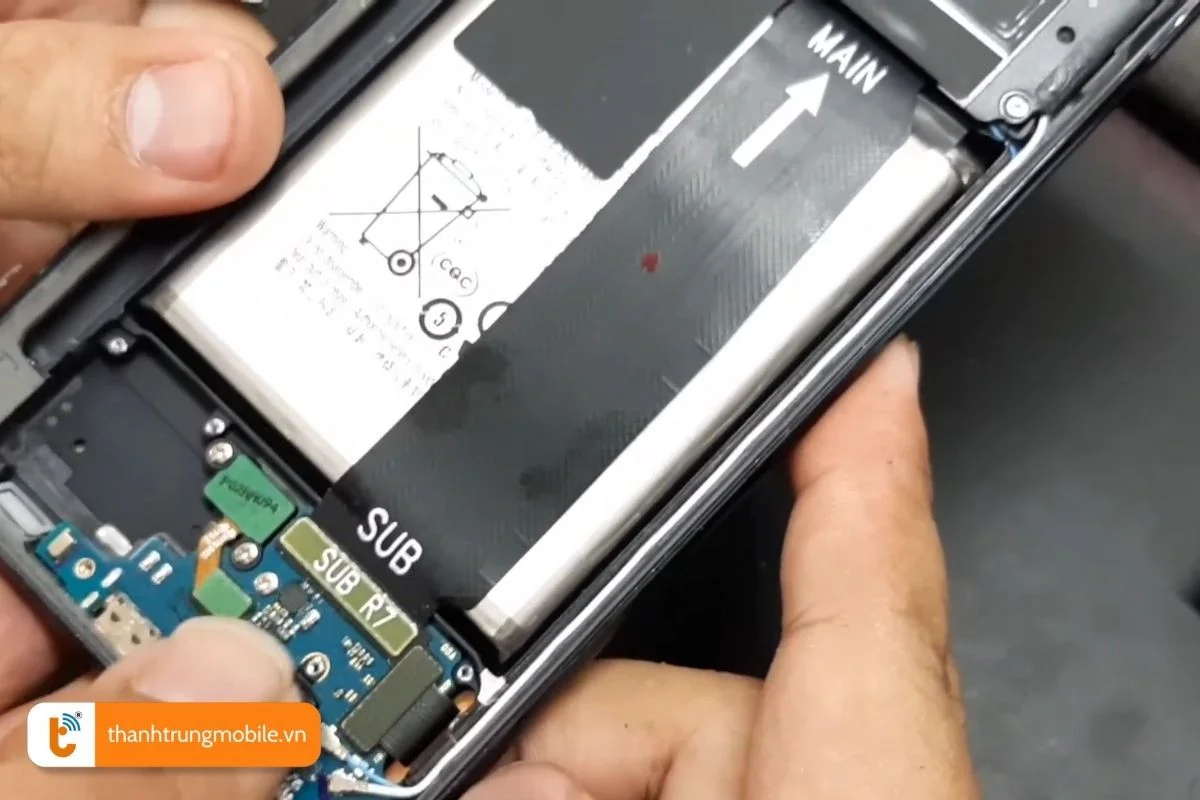 thay bo sac pin moi cho dien thoai samsung