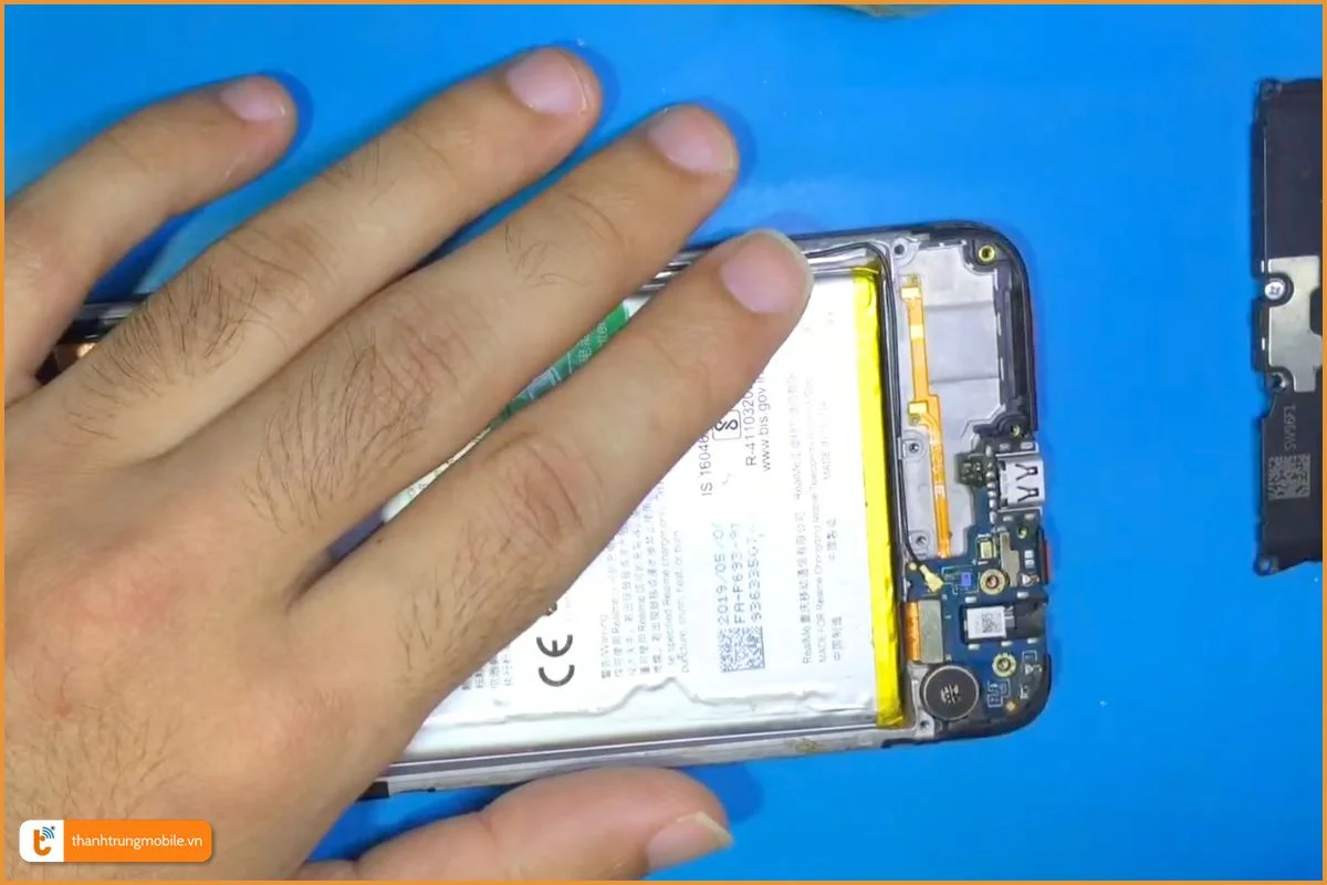 Thay chân sạc Realme 3 chính hãng