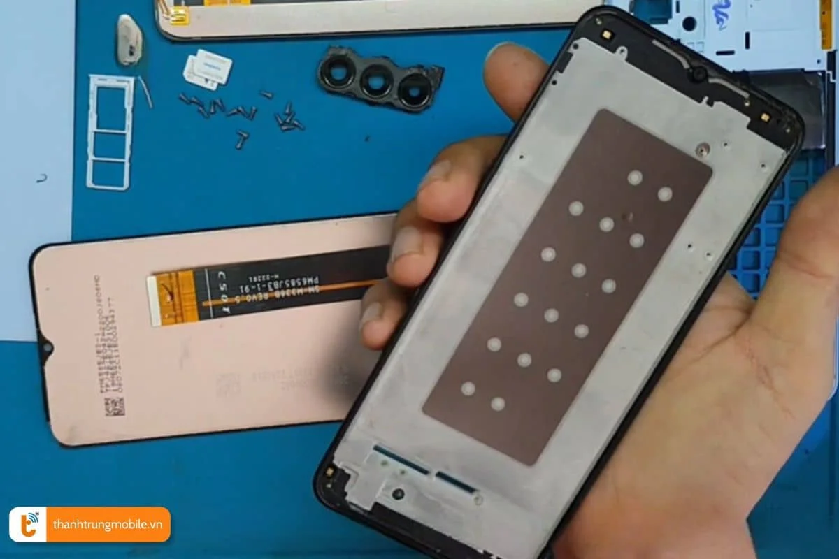 thay man hinh samsung a23 cam ung co bi anh huong