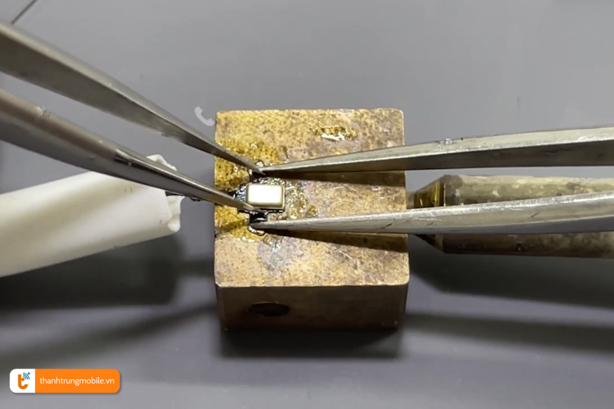 Thay micro AirPods 3