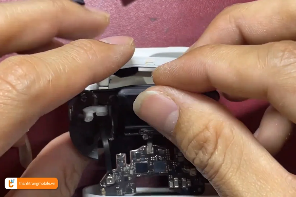 Thay pin dock sạc AirPod Pro 2