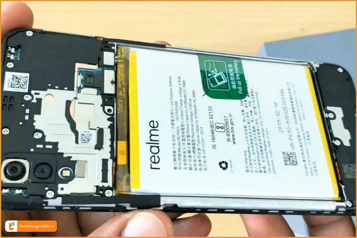 Thay pin Realme 3 chính hãng giá rẻ tại TPHCM