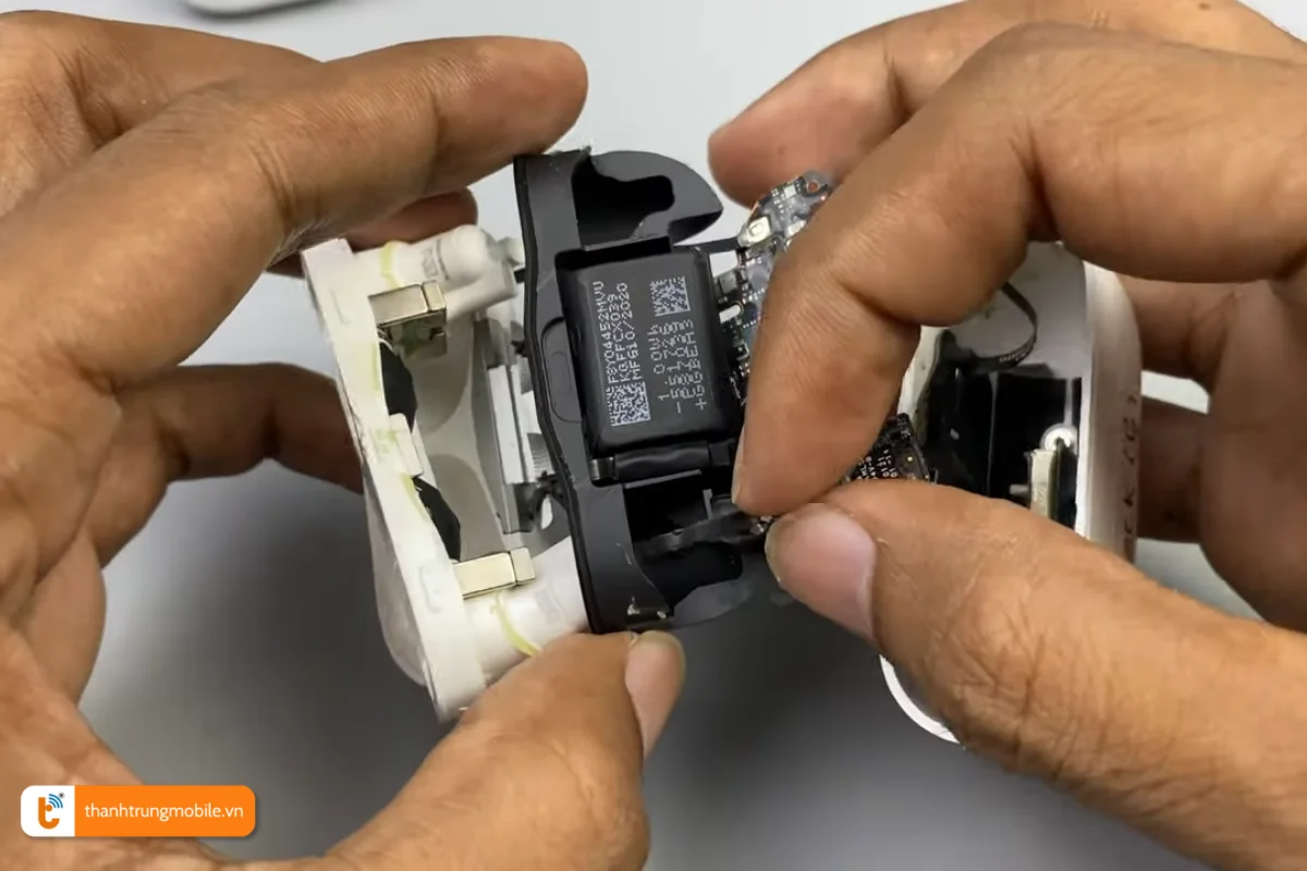 Thay vỏ dock sạc AirPods Pro