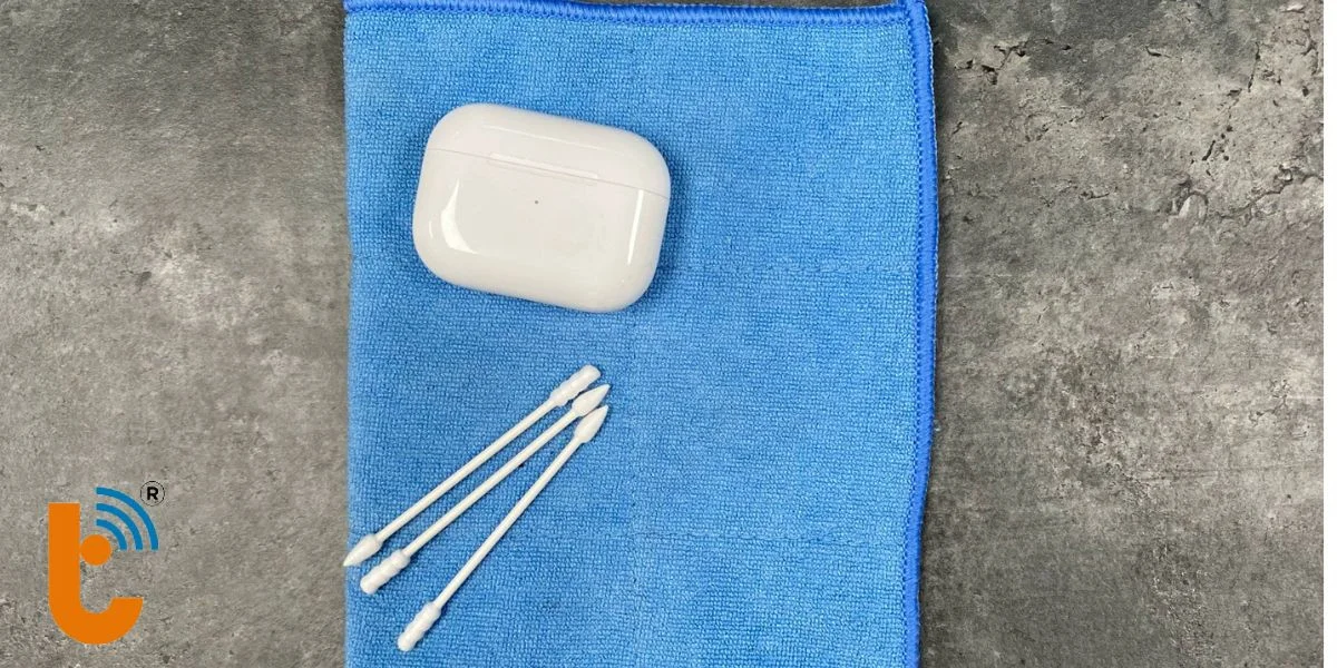 Vệ sinh Airpods