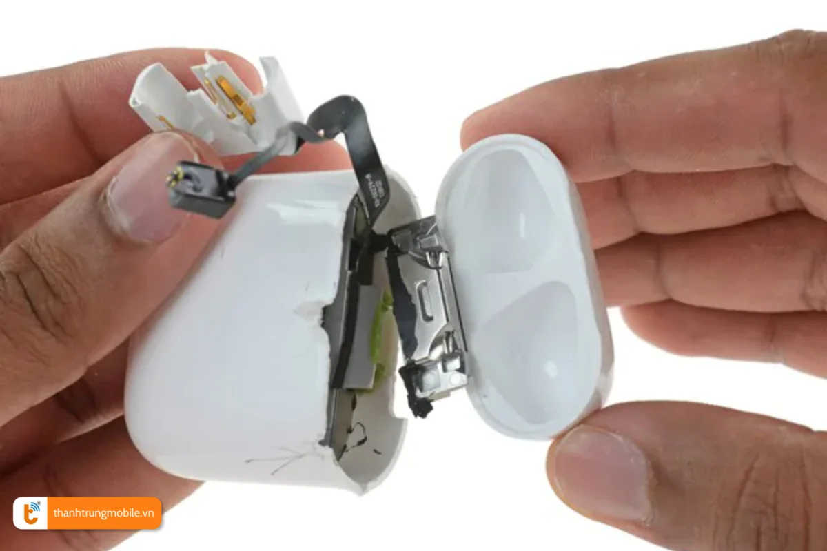 Vỏ AirPods 2 bị vỡ ảnh hưởng đến linh kiện bên trong