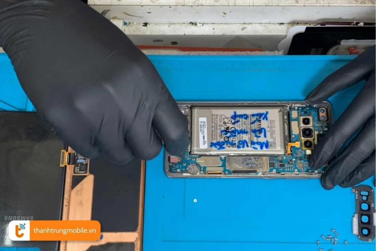 bao hanh va sua chua man hinh samsung chinh hang