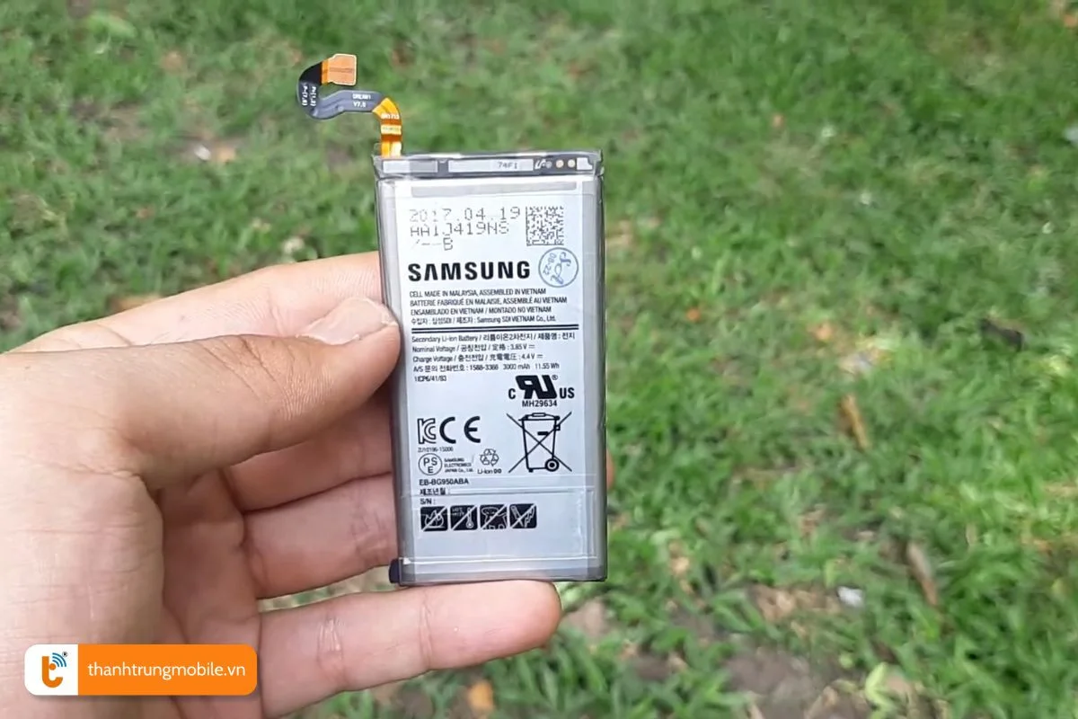 cach nhan biet pin samsung chinh hang chinh xac