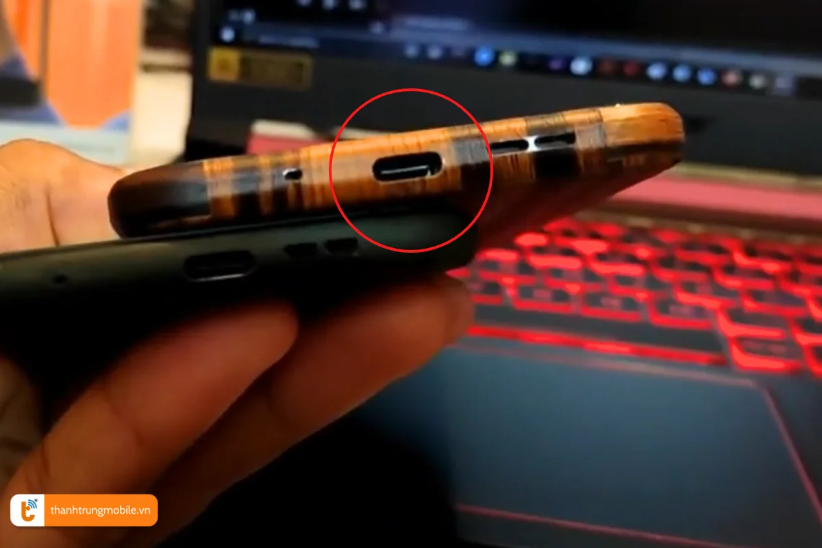 Chân sạc Nokia 8.1 dễ bị bám bụi bẩn dẫn đến kết nối không ổn định