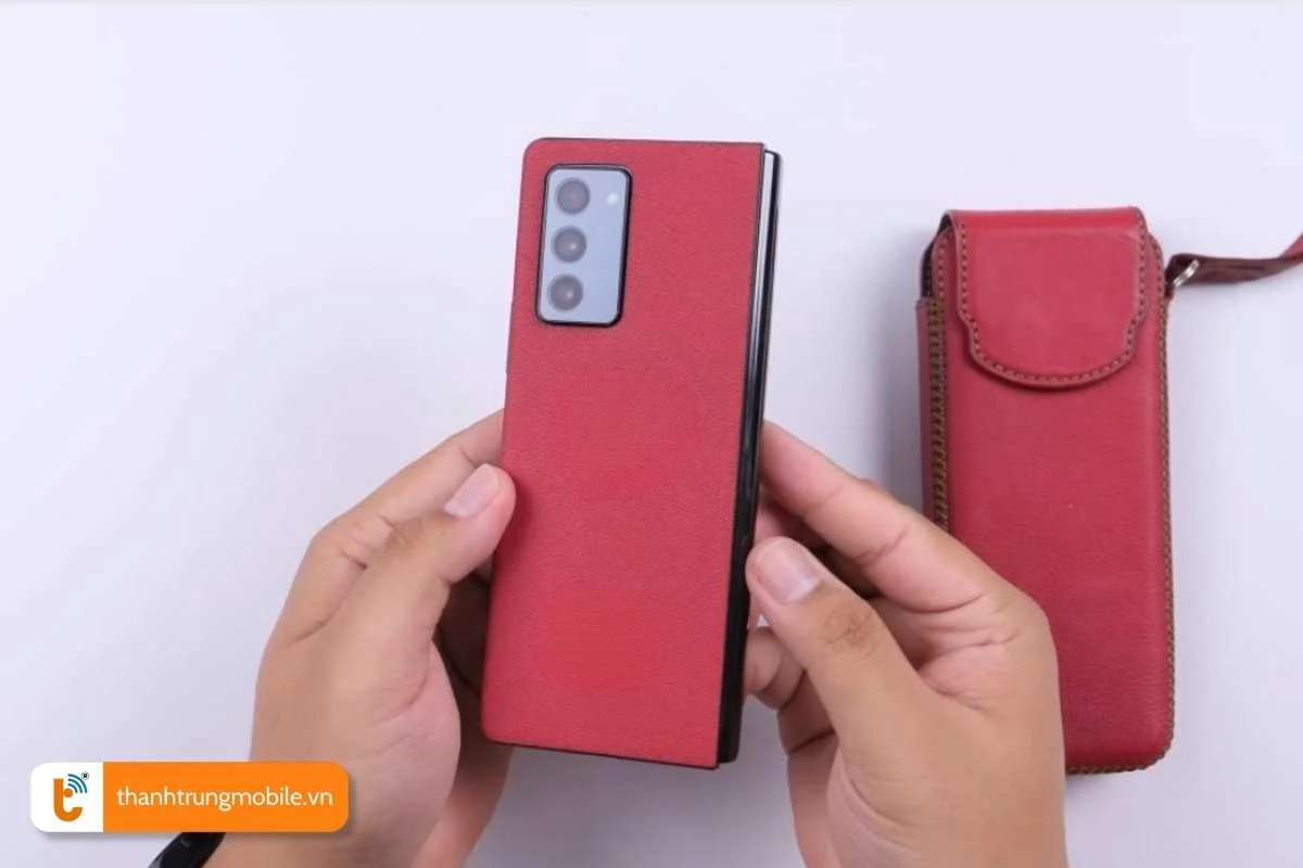 dau hieu can sua chua mat lung samsung galaxy z