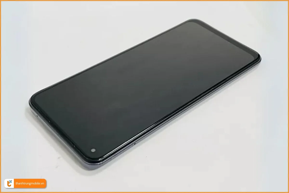 Ép kính Realme 8 Pro chuẩn zin đẹp