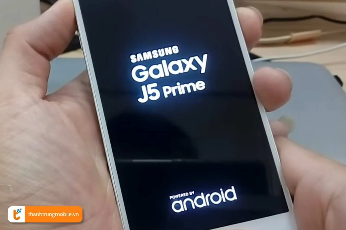 khoi dong lai dien thoai samsung galaxy j5 prime