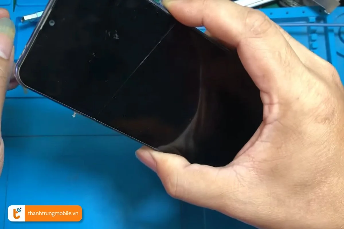 khong de thiet bi samsung sap nguon